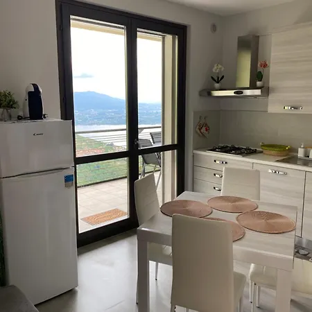 Terrazzadolcevista - Panoramico Sui Tre Laghi Apartament *