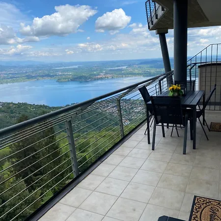 Terrazzadolcevista - Panoramico Sui Tre Laghi شقة