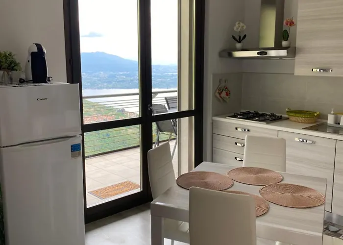 Terrazzadolcevista - Panoramico Sui Tre Laghi Apartamento *