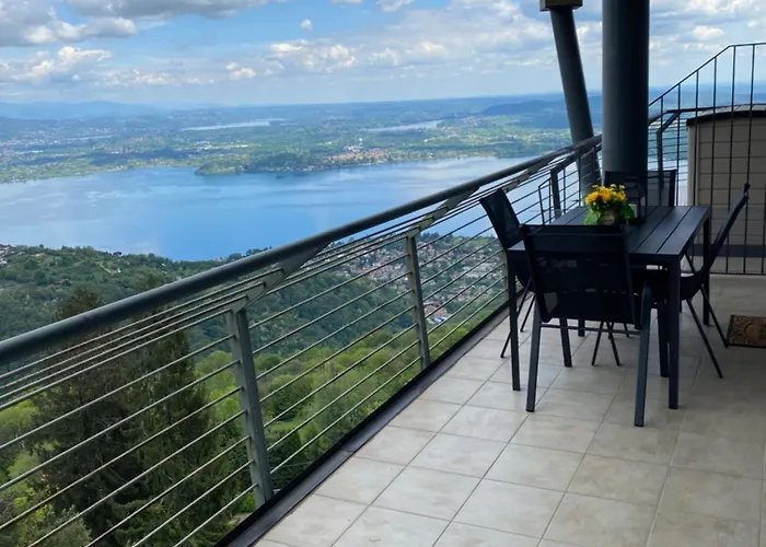 Terrazzadolcevista - Panoramico Sui Tre Laghi Apartamento